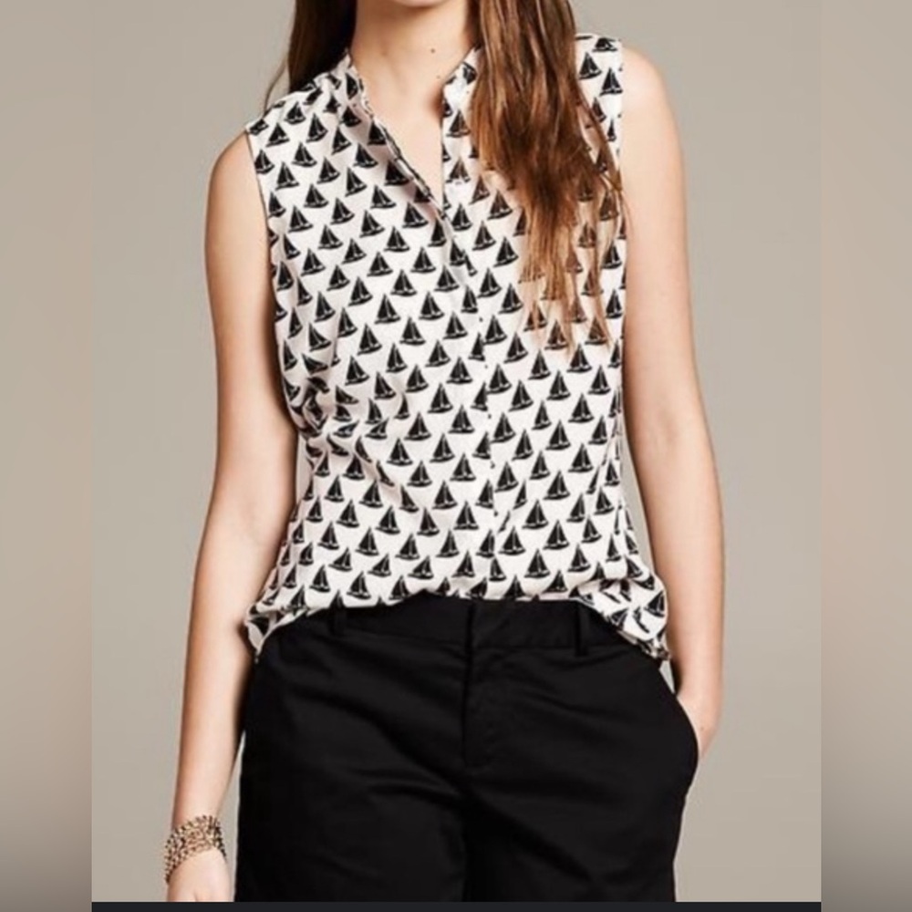 Banana Republic Sleeveless Sailboat Print Black & White Blouse Size Small